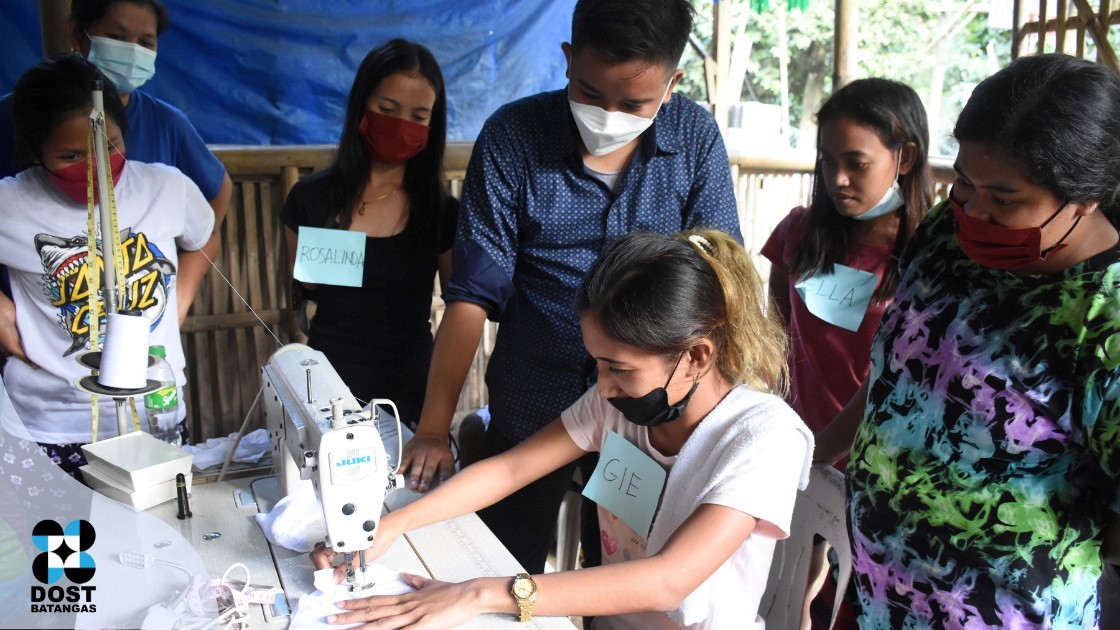 Aetas in San Luis, Batangas undergo basic course in sewing image